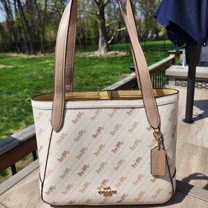 COACH 27 HORSE AND CARRIAGE DOT PRINT SHOULDER TOTE BONE CHALK C4060